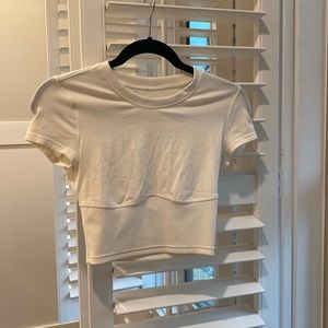 Lululemon crop fitted t shirt white size 2